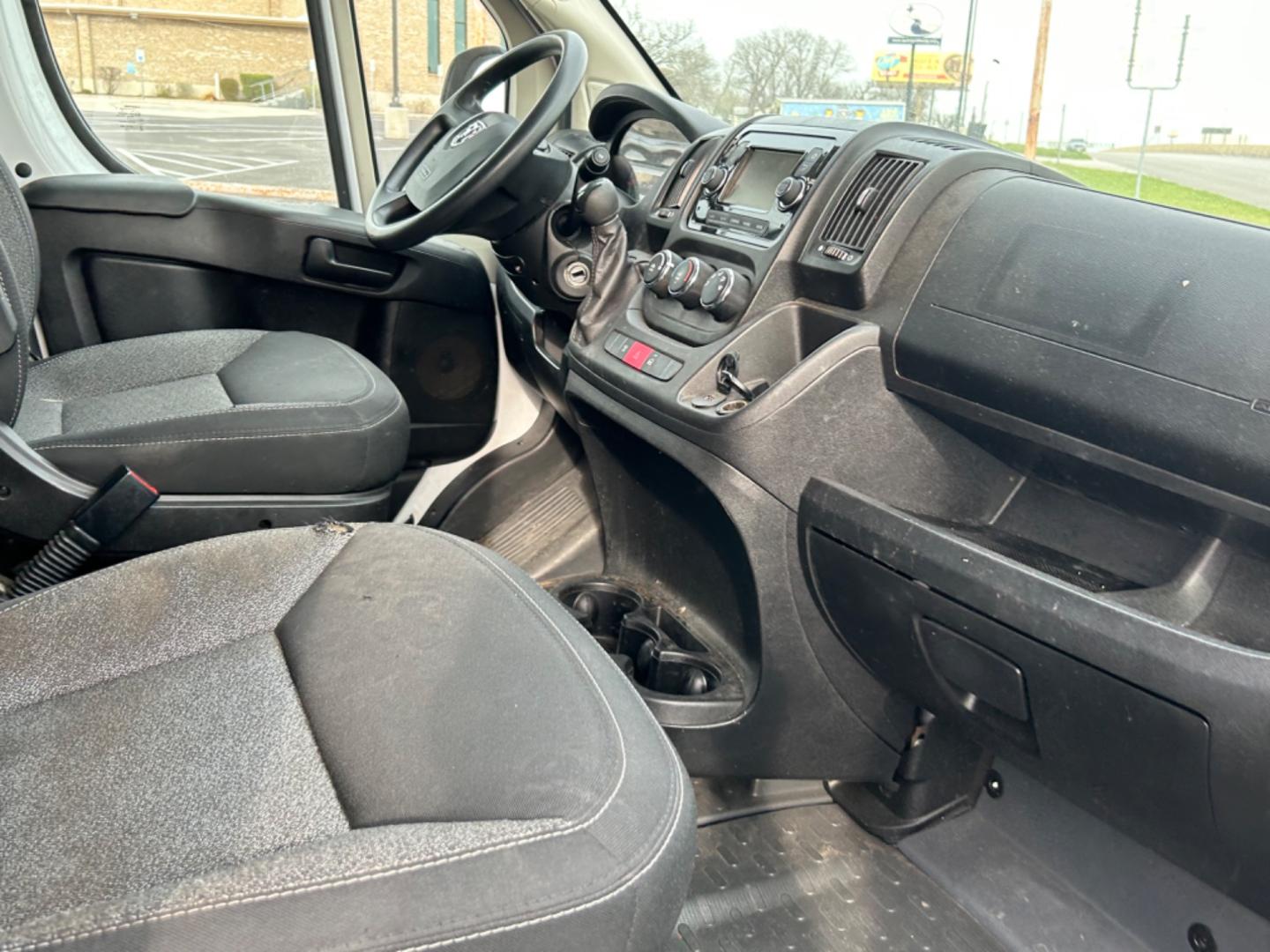 2018 White RAM Promaster 2500 High Roof Tradesman 159-in. WB (3C6TRVDG8JE) with an 3.6L V6 engine, 6A transmission, located at 1687 Business 35 S, New Braunfels, TX, 78130, (830) 625-7159, 29.655487, -98.051491 - Photo#2